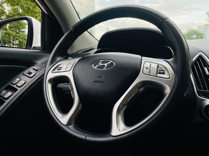 Hyundai ix35 2.0i 4x4 1MAJIITEL KAMER TAŽNÉ - fotka 34 z 46