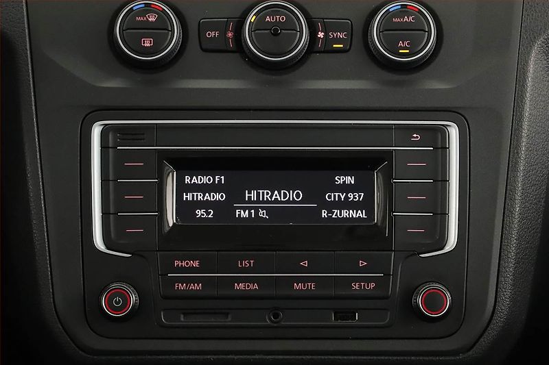 Volkswagen Caddy (2019) Maxi 1.4 TSI, 5Míst, ČR, 1Maj - fotka 13 z 15