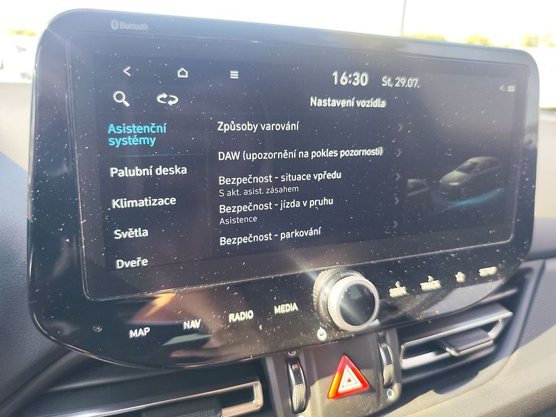 Hyundai i30 1.5 T-GDI/117kW Smart Navi - fotka 18 z 34