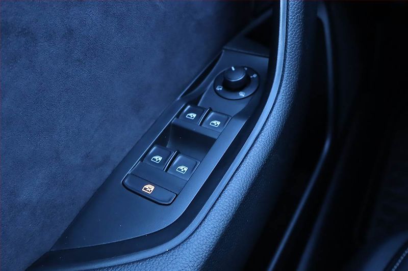 Škoda Superb (2017) 2.0 TSI, 4X4, Automat, Kůže - fotka 23 z 32