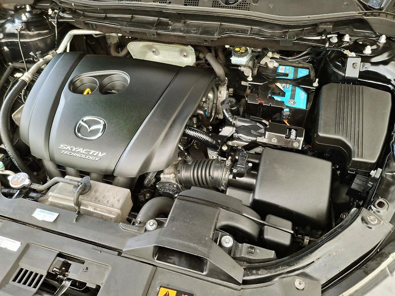 Mazda CX-5 2.0 121 kw Rezervace - fotka 13 z 39