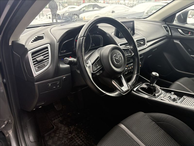 Mazda 3 2,0 i 88 KW REVOLUTION CZ 1.M - fotka 17 z 27