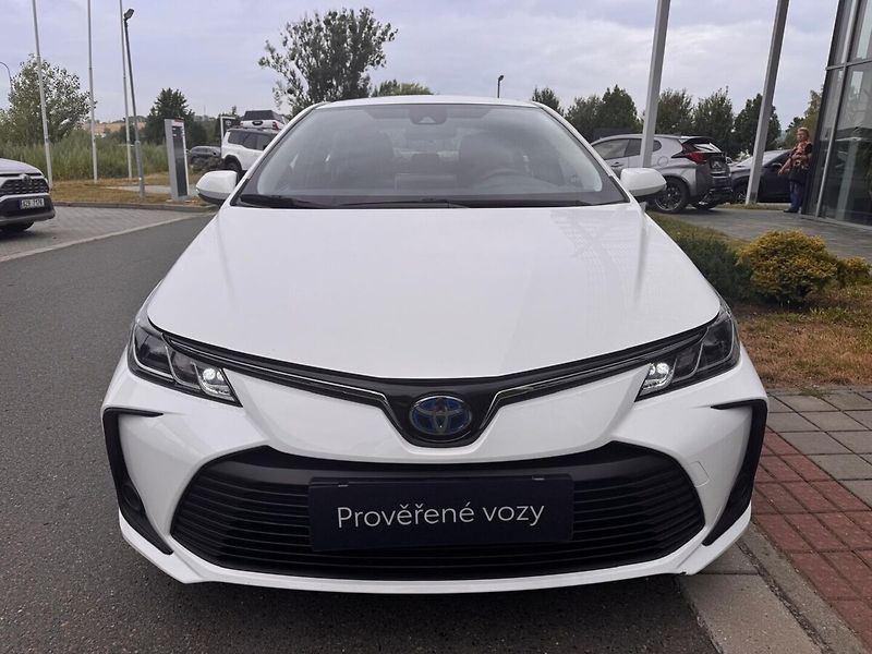 Toyota Corolla 1.8 Active - fotka 8 z 13