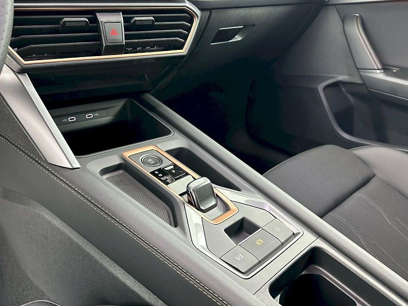 Cupra Leon (2026) ST 2.0 TSI 150kW 4x4 DSG - fotka 25 z 32