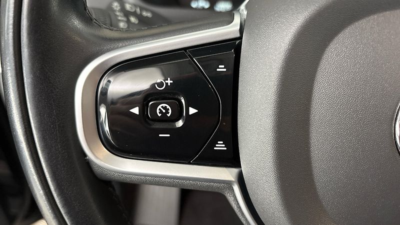 Volvo XC90 2.0 B5 AUT AWD Inscription - fotka 14 z 33