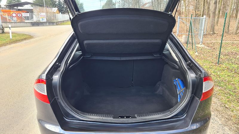 Ford Mondeo (2010) 2.0 /103kW - fotka 18 z 23