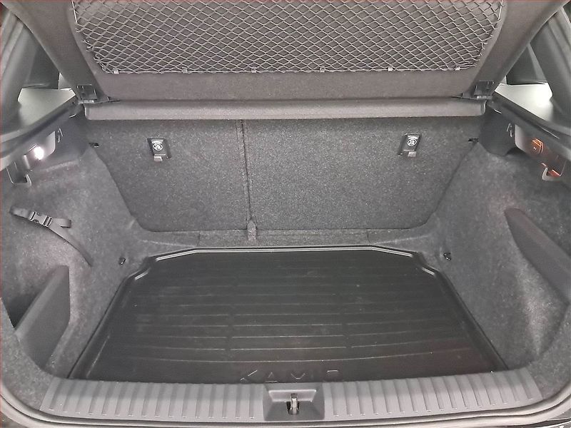 Škoda Kamiq (2019) 1.5 TSI, ČR,1.maj, Navi - fotka 14 z 21