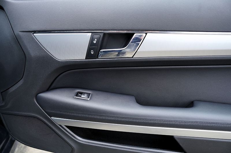 Mercedes-Benz Třídy E E 350 CDI, cabrio,automat,kůže - fotka 27 z 46