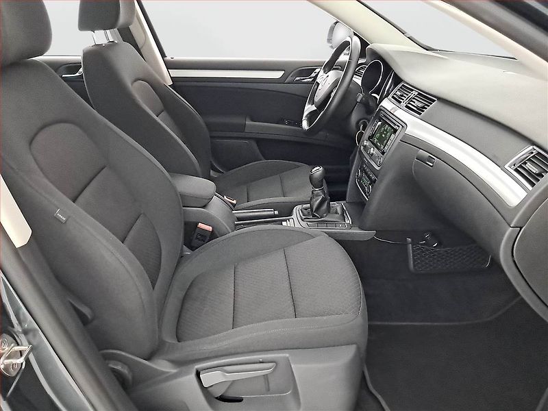 Škoda Superb (2014) 2.0 TDI, Navi, Tempomat - fotka 9 z 20