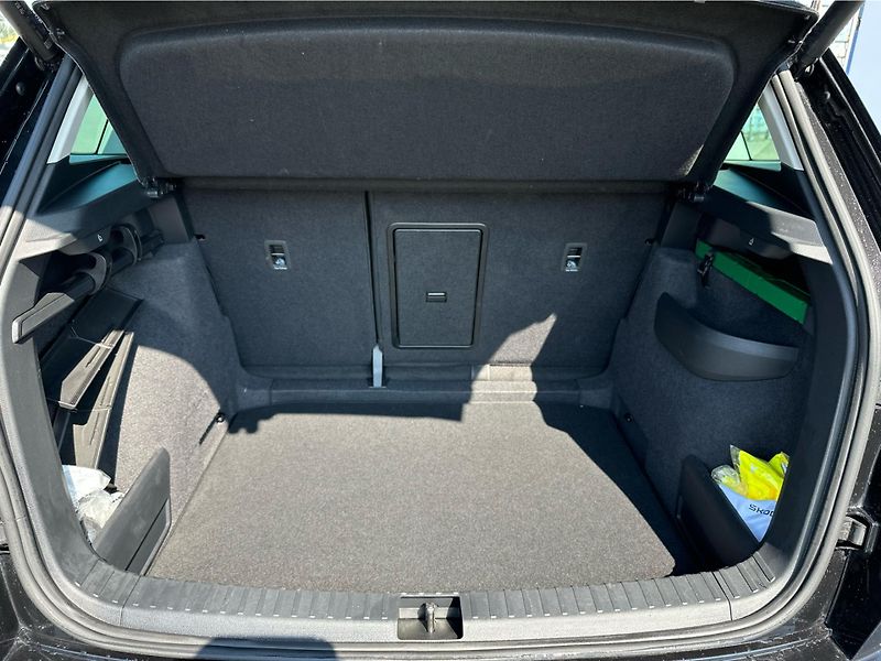 Škoda Karoq 1,5 TSI / 110 kW Top Selection - fotka 14 z 24