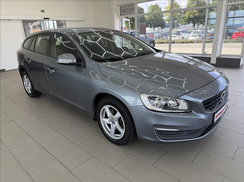 Volvo V60 2,0 D, Automat, pouze 93tkm - fotka 6 z 29
