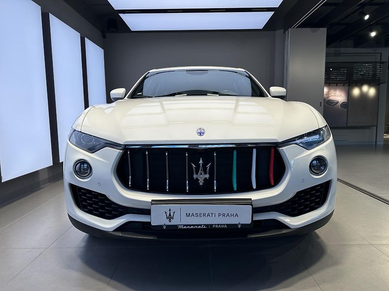 Maserati Levante (2018) Diesel 275HP - fotka 2 z 18