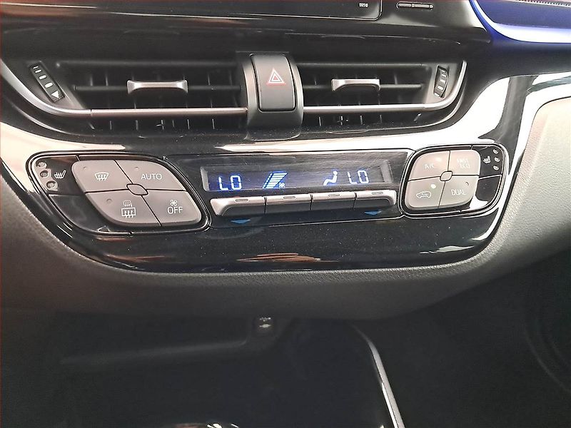 Toyota C-HR (2016) 1.8 Hybrid, Automat - fotka 21 z 21