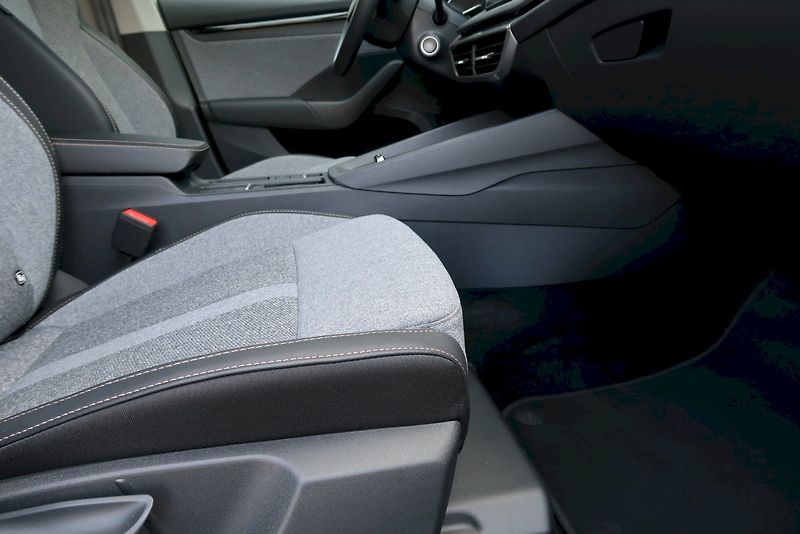 Škoda Octavia (2024) Combi TOP SELECTION 1,5 TSI M- - fotka 14 z 32