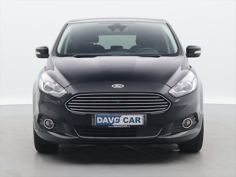 Ford S-MAX 2,0 TDCi Aut. Titanium 7-Míst - fotka 2 z 39