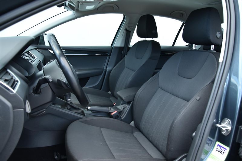 Škoda Octavia 1.6 TDI 85kW DSG STYLE ČR - fotka 10 z 24