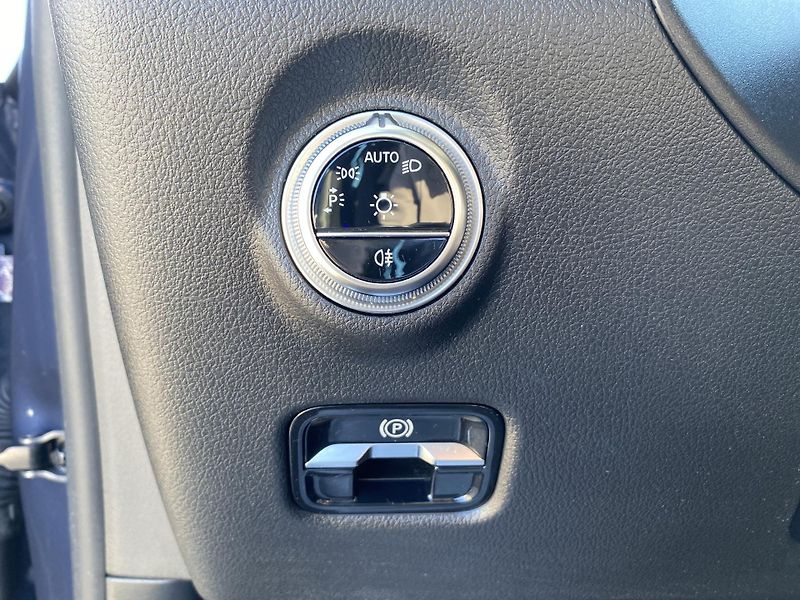 Mercedes-Benz Třídy C C 220 d 4MATIC AVANTGARDE - fotka 23 z 26