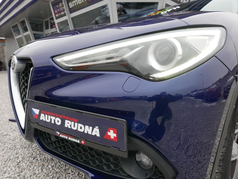 Alfa Romeo Stelvio 2,2 JTD Q4 154kW Automat - fotka 3 z 39