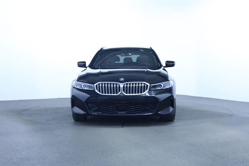 BMW Řada 3 330e M-Sport ACC Kam - fotka 3 z 19