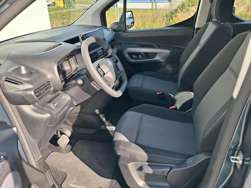 Toyota ProAce City Verso 1.5 D-4D Business Long AT - fotka 11 z 20
