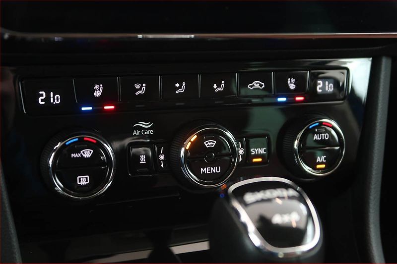 Škoda Superb (2023) Laurin&Klement 2.0 TDI - fotka 13 z 21