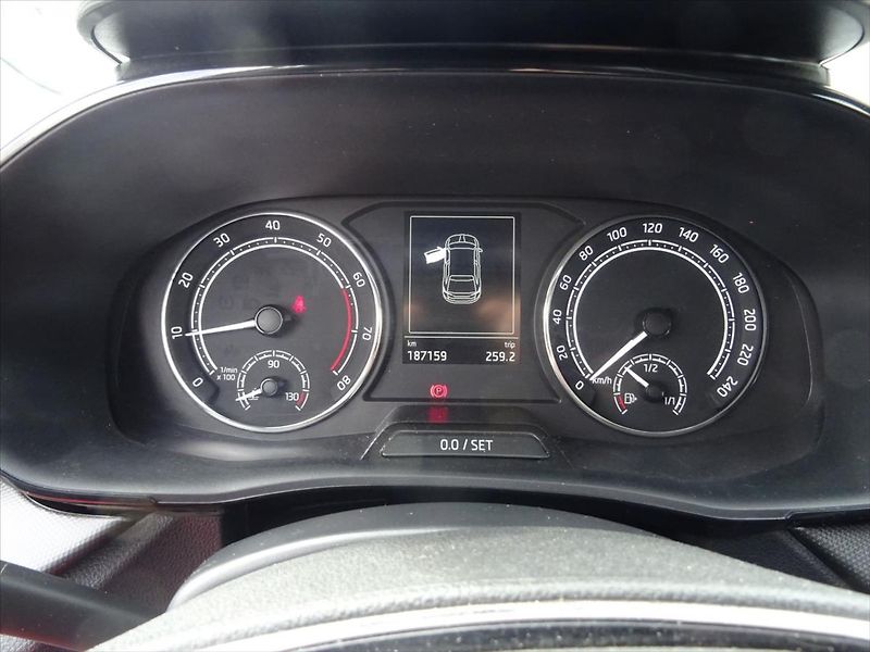Škoda Fabia 1,0 TSi 70 kW - fotka 10 z 16