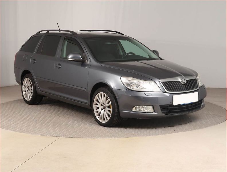 Škoda Octavia (2010) Elegance 2.0 TDI, Xenony - fotografie inzerátu