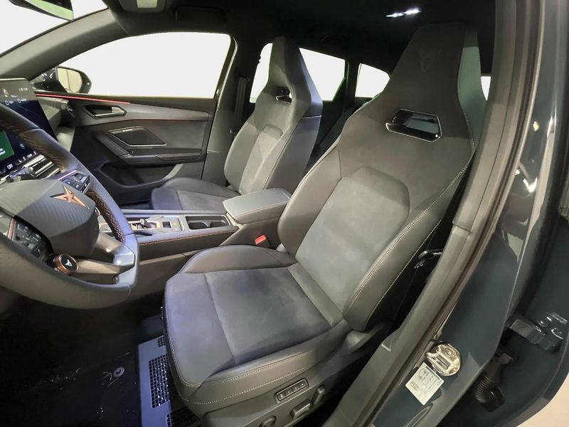 Cupra Leon (2026) VZ 245kW Immersive Matrix Taž - fotka 8 z 15