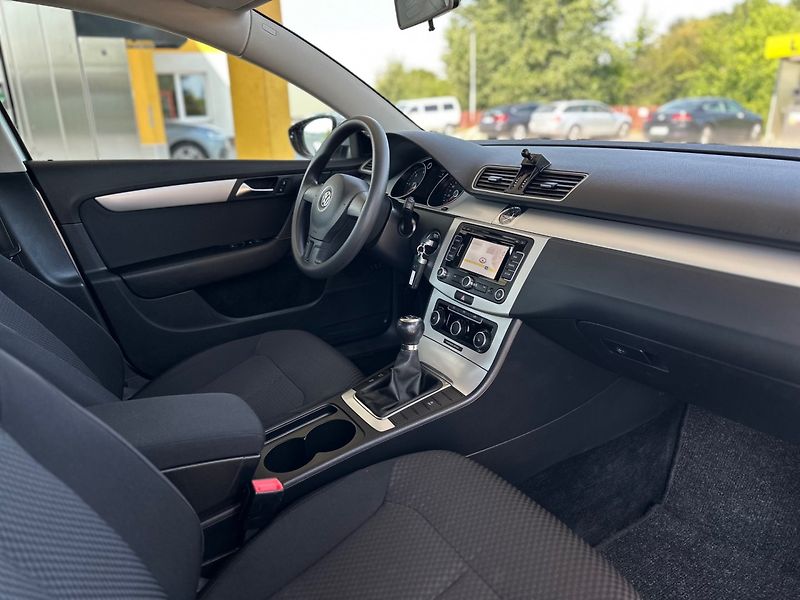 Volkswagen Passat Variant (2011) 1.6TDi NAVI, PRAVIDELNÝ SERVIS - fotka 8 z 16