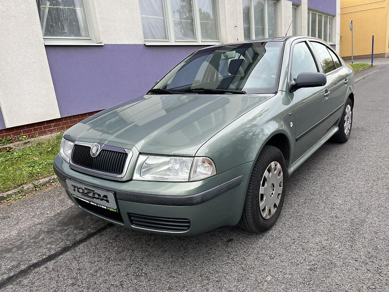 Škoda Octavia 1,6 MPi Ambiente/ servisní k. - fotka 1 z 28