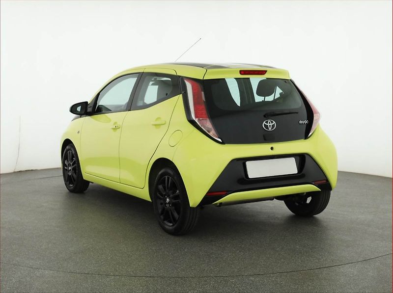 Toyota Aygo (2016) 1.0 VVT-i, Automat, ČR,1.maj - fotka 4 z 18