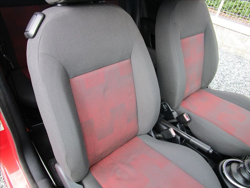 Ford Fiesta 1.4i 16V, Klima - fotka 21 z 41