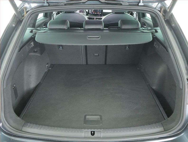 Seat Leon (2022) 1.5 eTSI, Automat, Kůže, Navi - fotka 14 z 20