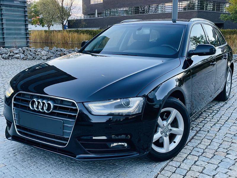 Audi A4 2.0TDI MAN VÝHŘEV SERVISKA LED - fotka 1 z 41