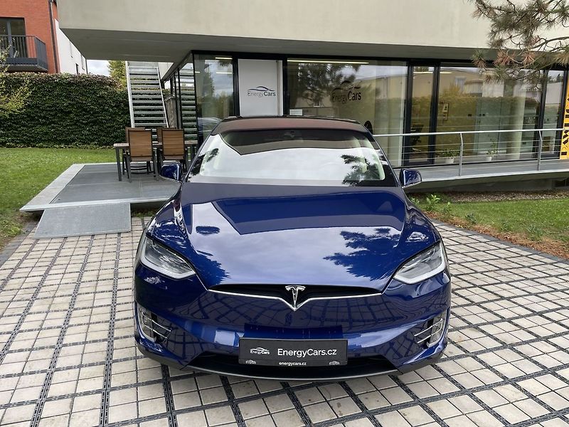 Tesla Model X 90D AWD, 7míst, tažné zařízení - fotka 2 z 43
