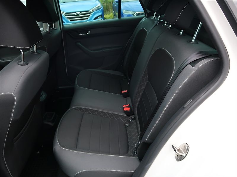 Škoda Fabia 1,0 TSi,70kW,1majČR,serv.k,DPH - fotka 17 z 28