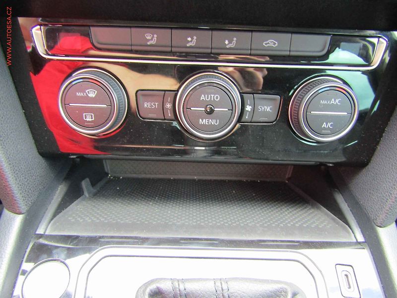 Volkswagen Passat (2020) 2.0TDi, Business, DSG, navi - fotka 13 z 17
