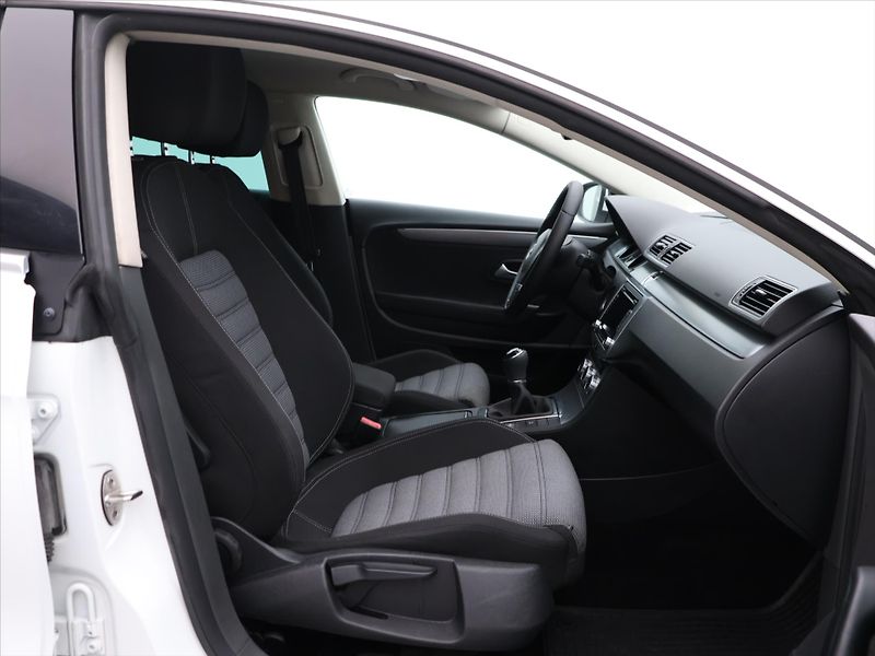 Volkswagen CC 2.0 TDI 103kW Serv.kniha CZ - fotka 12 z 28