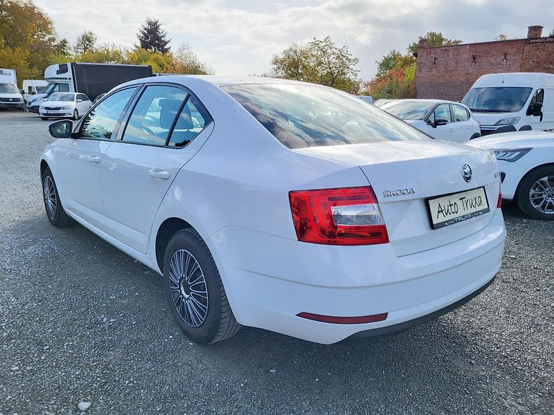 Škoda Octavia 2.0 TDi 110kW AMBITION - fotka 3 z 43