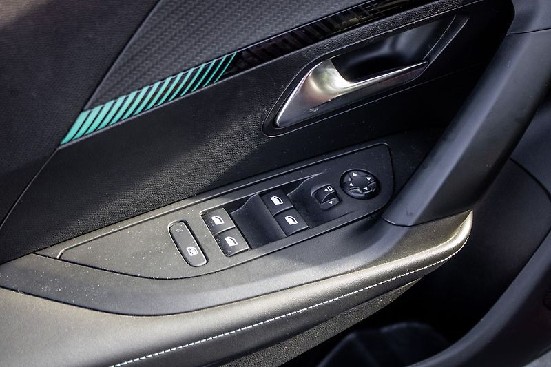 Peugeot 2008 - fotka 26 z 36