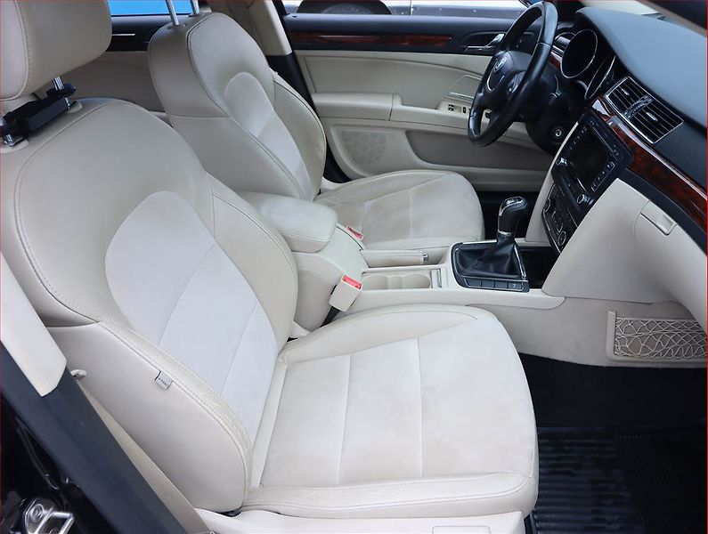 Škoda Superb (2011) 2.0 TDI, Navi, Xenony - fotka 9 z 18