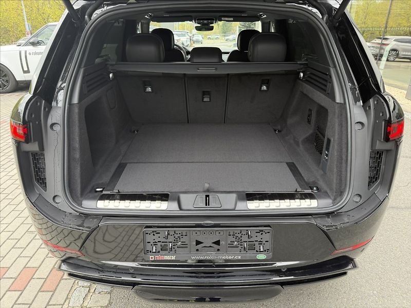 Land Rover Range Rover Sport (2026) 3,0 DYNAMIC SE D250 - fotka 37 z 40