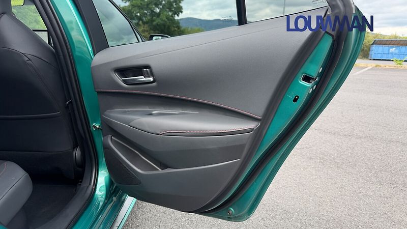 Toyota Corolla 2.0L HEV CVT GR SPORT - fotka 22 z 26
