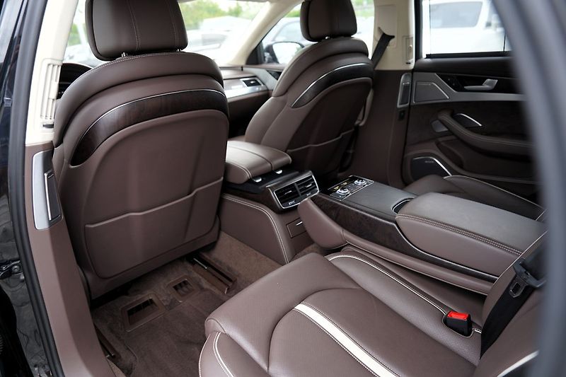Audi A8 3.0 TDI Quattro/Tiptr./Matrix/ - fotka 30 z 50