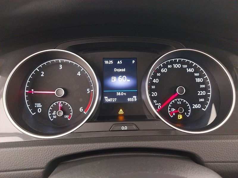 Volkswagen Golf (2018) Comfortline 1.6 TDI, Automat - fotka 11 z 21