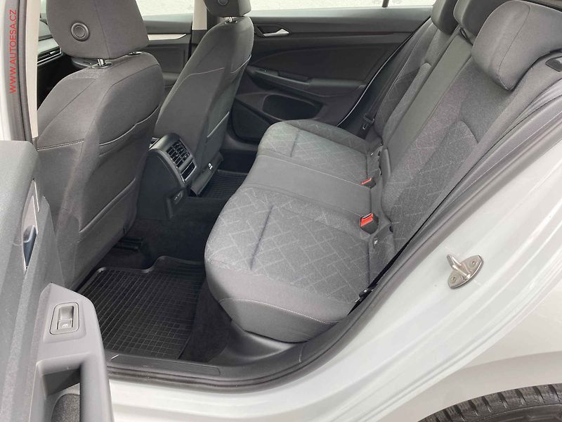 Volkswagen Golf (2022) 2.0 TDi, ČR, Life, LED - fotka 10 z 19