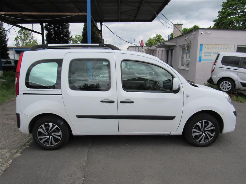 Renault Kangoo 1,5 DCi 63KW 5míst - fotka 8 z 29