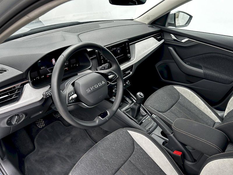 Škoda Kamiq (2025) 1.0 TSI 85kW MP6 Top Selection - fotka 23 z 33
