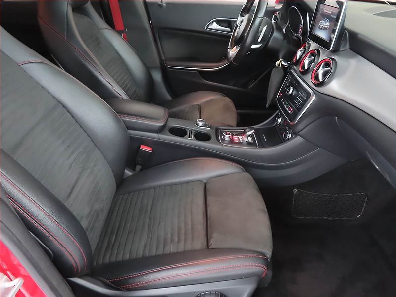 Mercedes-Benz CLA (2016) 45 AMG - fotka 9 z 16