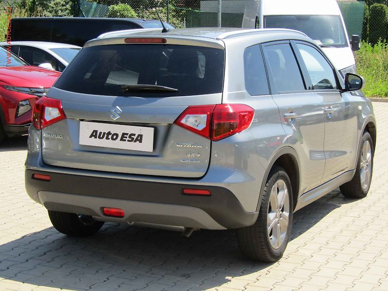 Suzuki Vitara (2017) 1.6i 4x4, ČR, Klima, temp - fotka 4 z 18